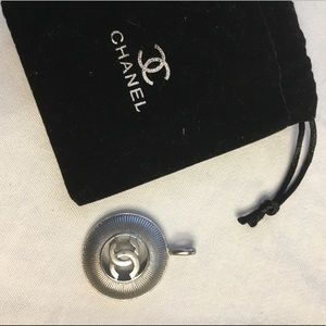 Chanel pendant